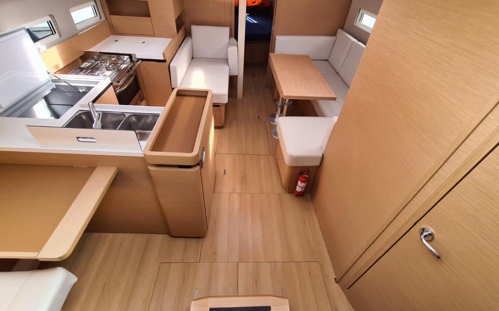 slider 2 Jeanneau Sun Odyssey 410