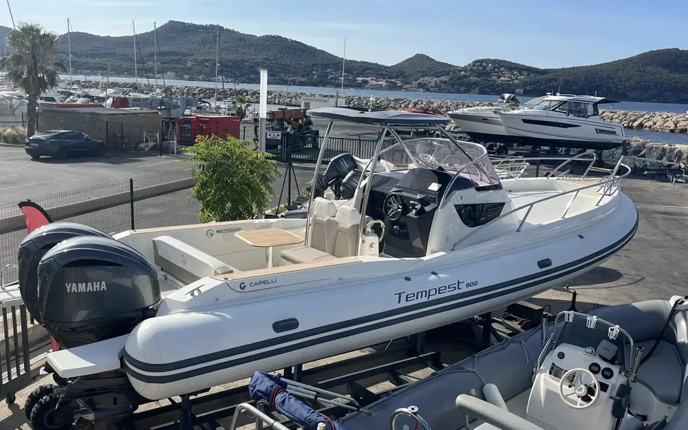 slider 0 Capelli Tempest 900