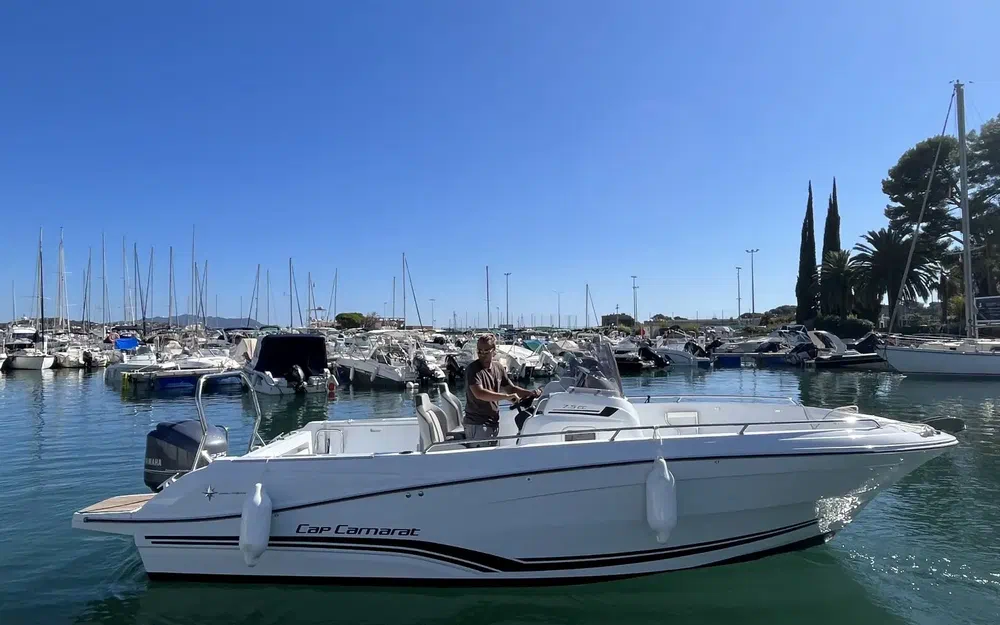 slider 0 Jeanneau Cap Camarat 7.5 CC