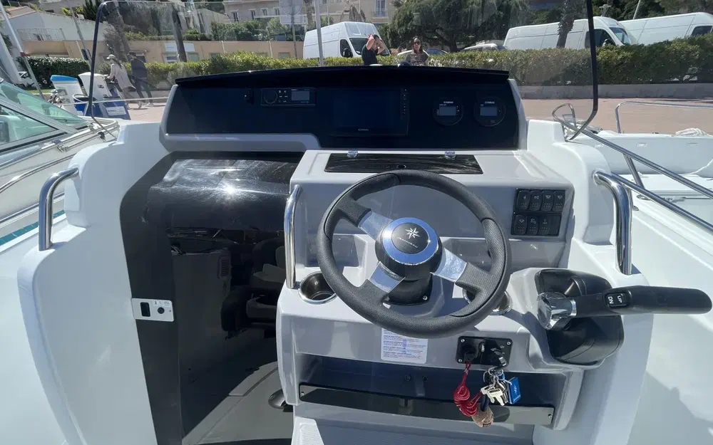 slider 1 Jeanneau Cap Camarat 7.5 CC