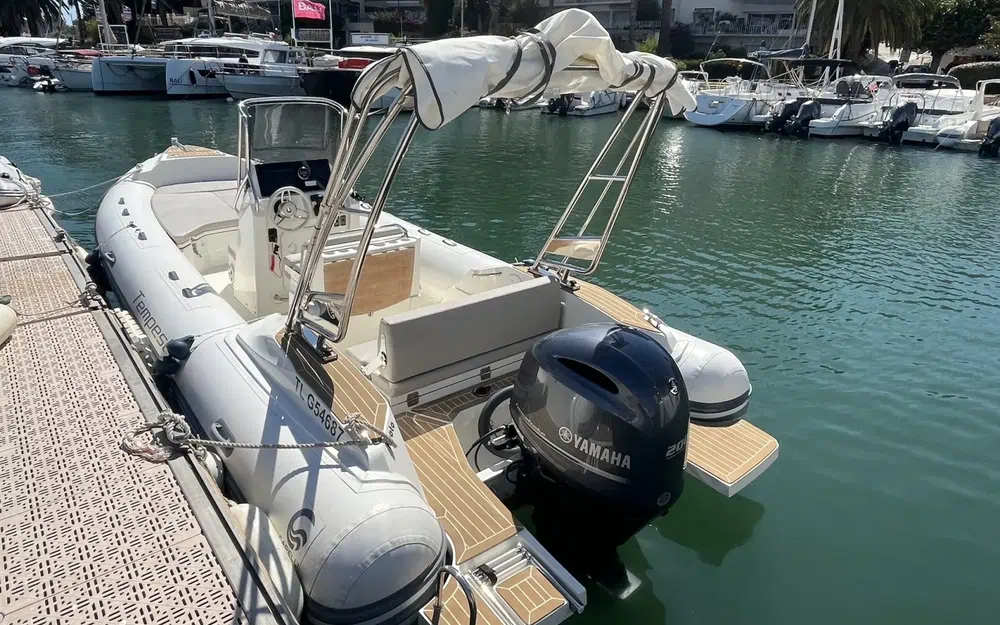 slider 1 Capelli Tempest 700