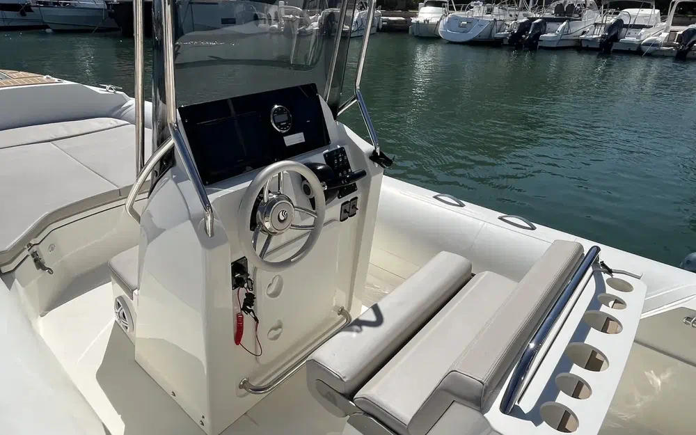 slider 4 Capelli Tempest 700