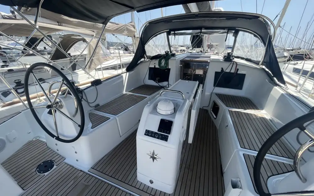 slider 1 Jeanneau Sun Odyssey 410