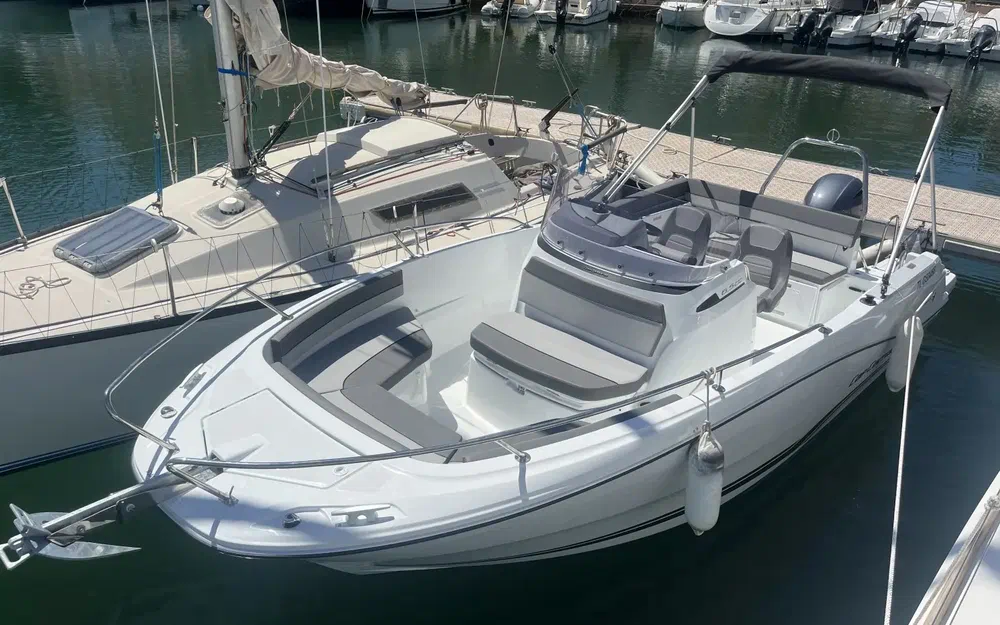 slider 0 Jeanneau Cap Camarat 6.5 CC