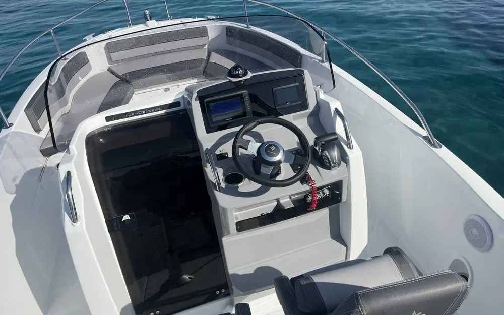 slider 4 Jeanneau Cap Camarat 6.5 CC