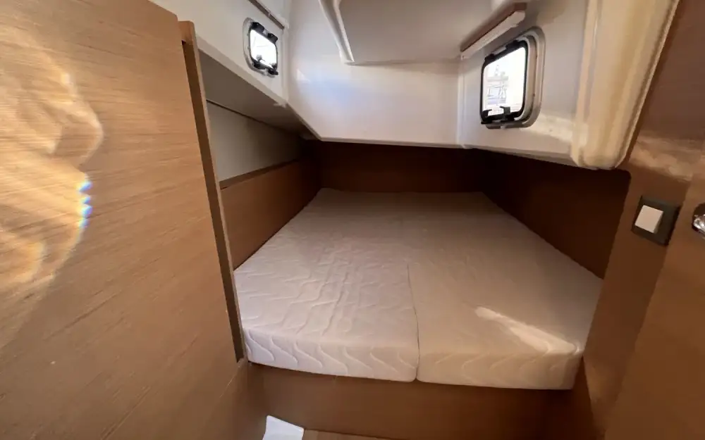 slider 4 Jeanneau Sun Odyssey 380