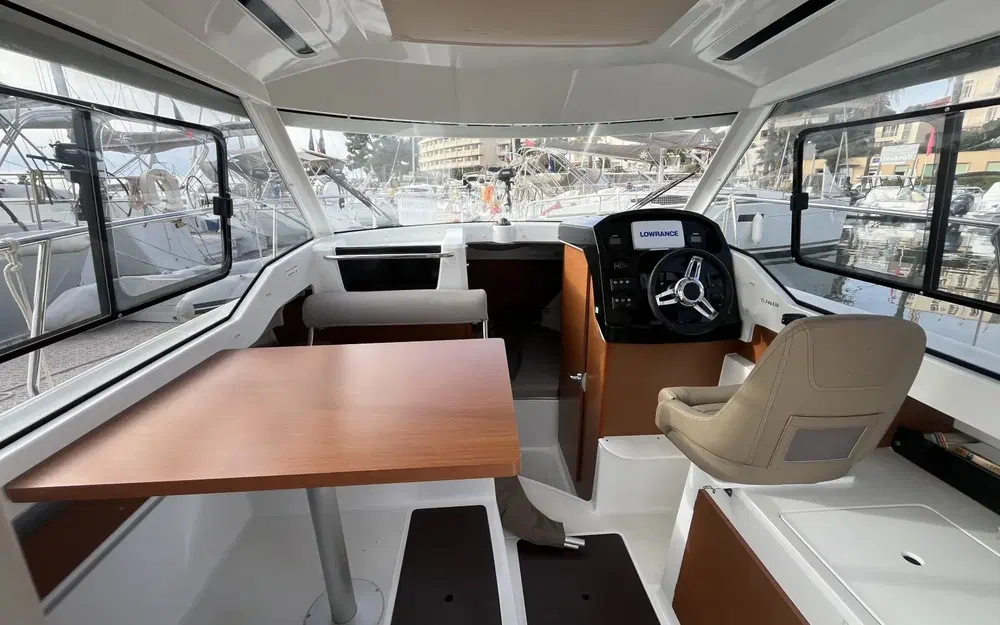 slider 1 Jeanneau Merry Fisher 795