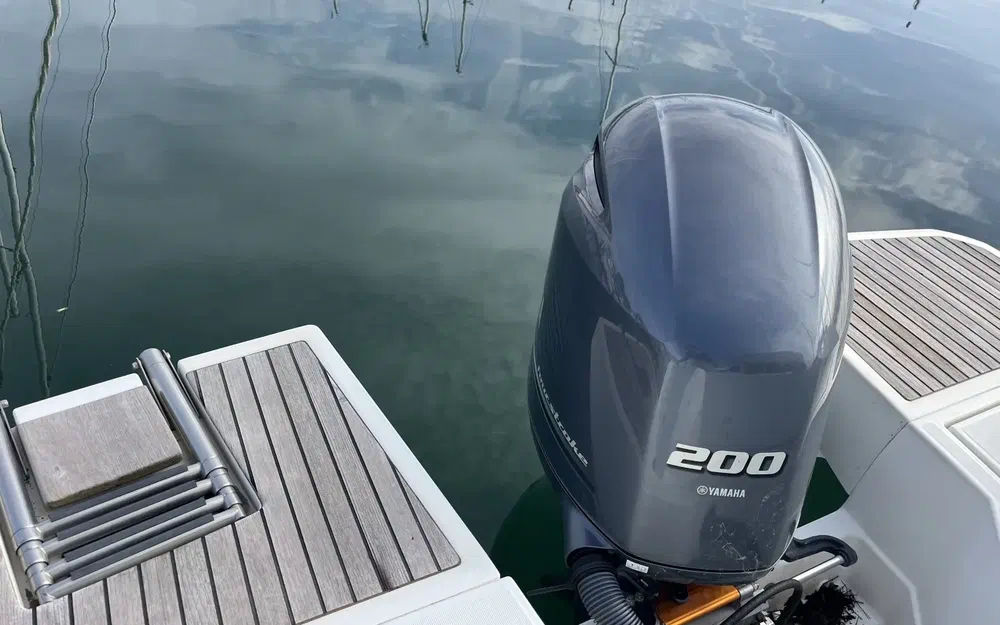 slider 4 Jeanneau Merry Fisher 795