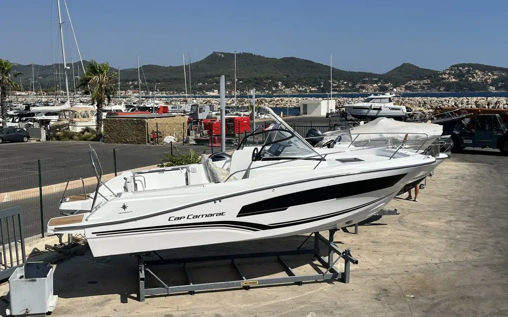 slider 0 Jeanneau Cap Camarat 7.5 WA