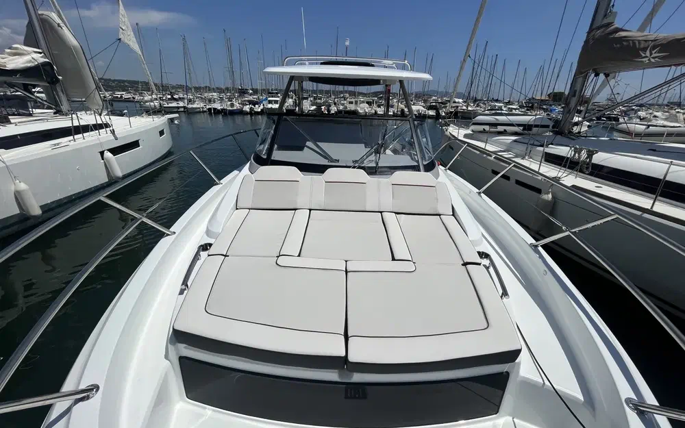 slider 5 Jeanneau Cap Camarat 10.5 WACap Camarat 10.5 Wa Serie 2