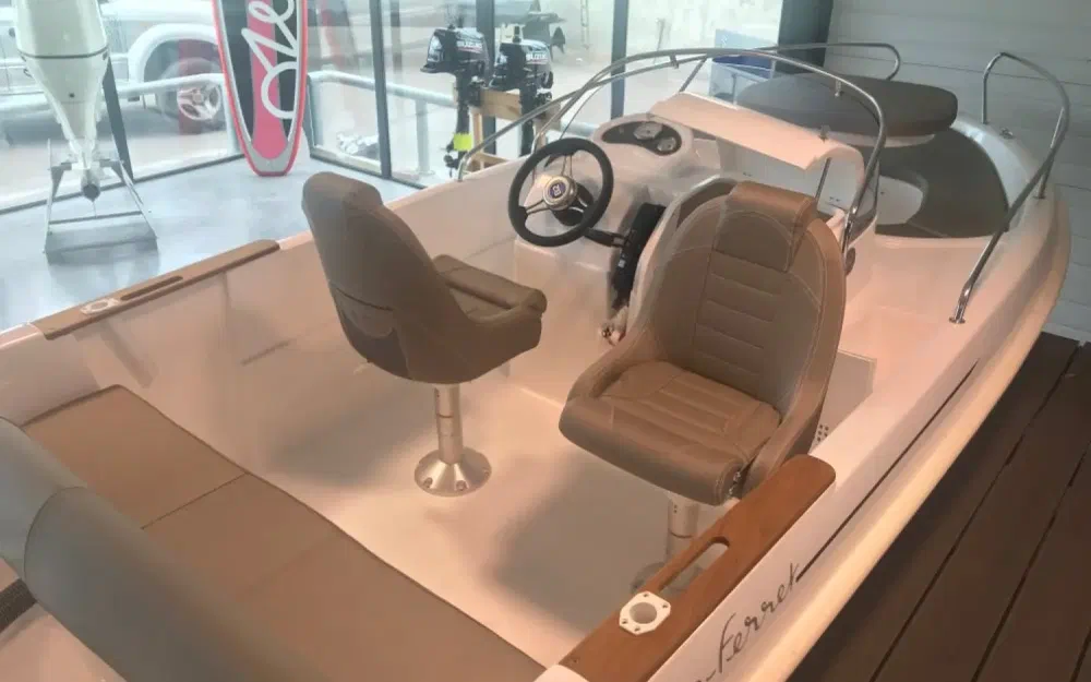 slider 15 B2 Marine Cap Ferret 522