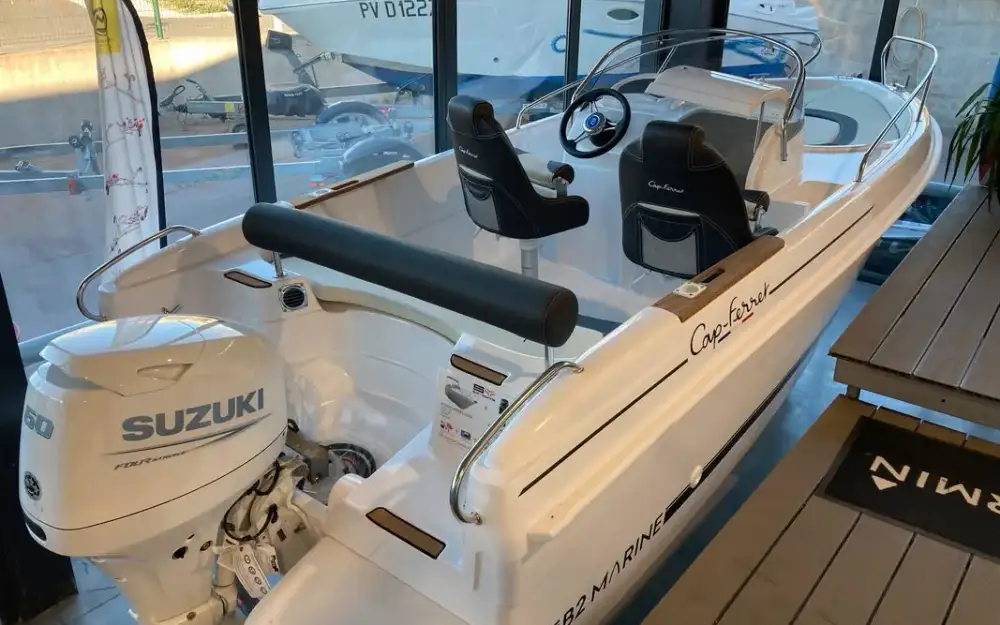slider 0 B2 Marine Cap Ferret 522 Open