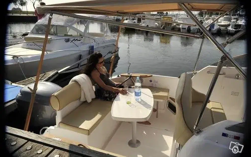 slider 1 B2 Marine Cap Ferret 752