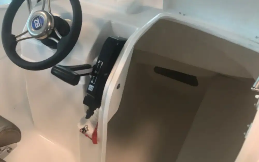 slider 8 B2 Marine Cap Ferret 522 Open