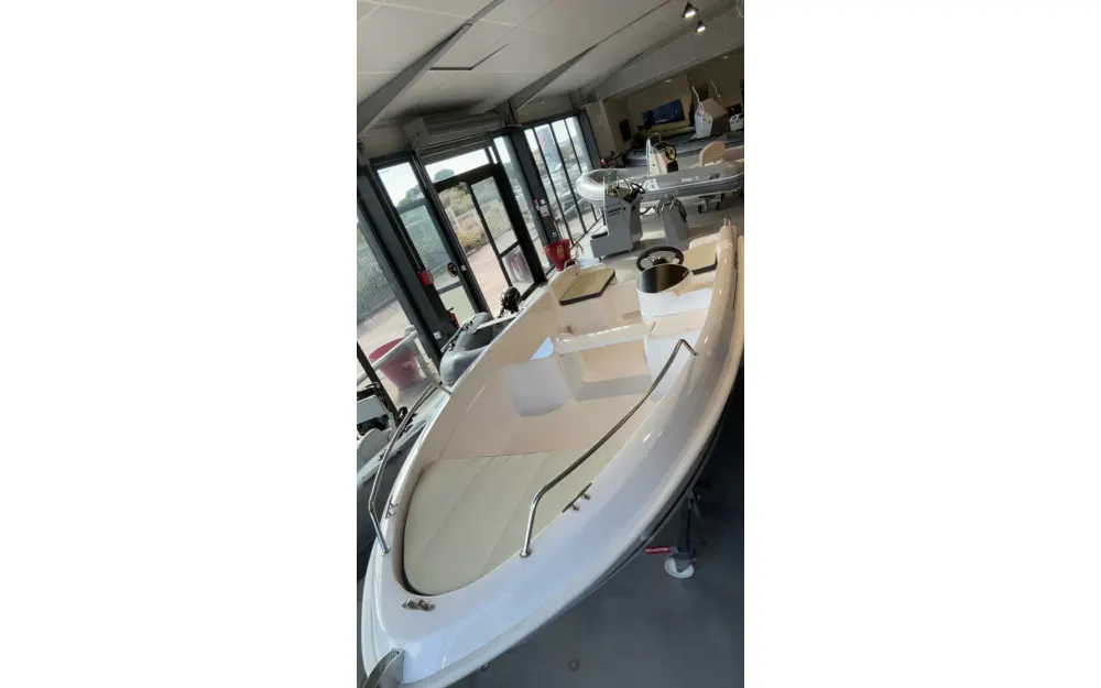 slider 1 B2 Marine Cap Ferret 472Fish