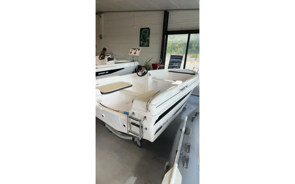 slider 2 B2 Marine Cap Ferret 472Fish
