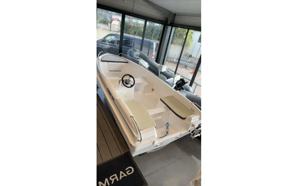 slider 4 B2 Marine Cap Ferret 472