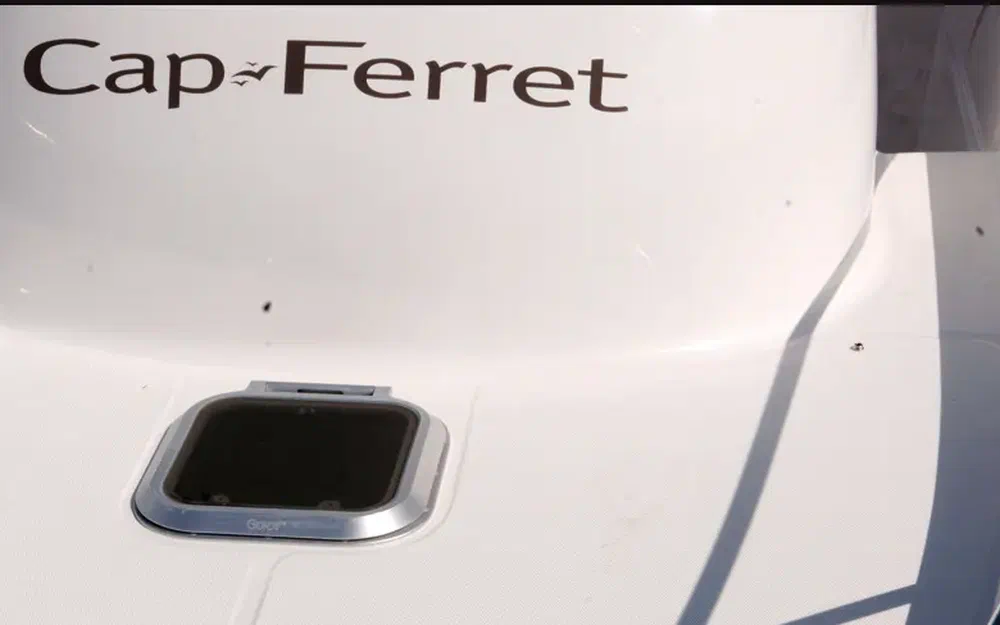 slider 4 B2 Marine Cap Ferret 522