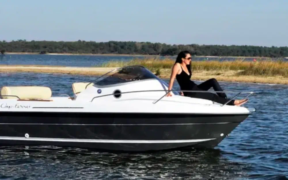 slider 2 B2 Marine Cap Ferret 522 Cruiser