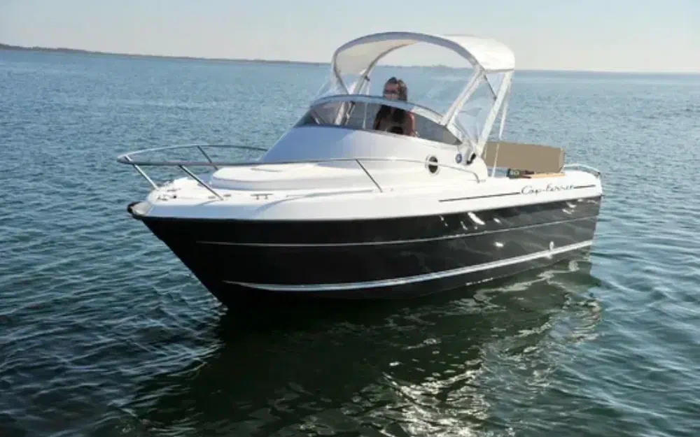 slider 1 B2 Marine Cap Ferret 522 Cruiser
