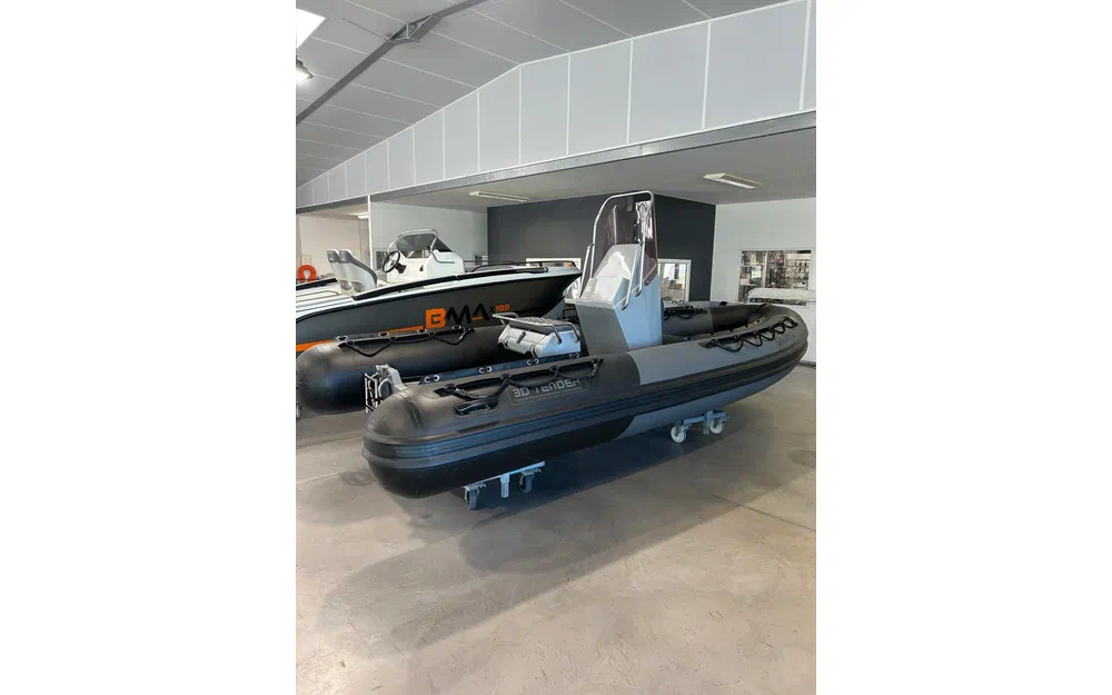 slider 8 3D Tender Patrol 550