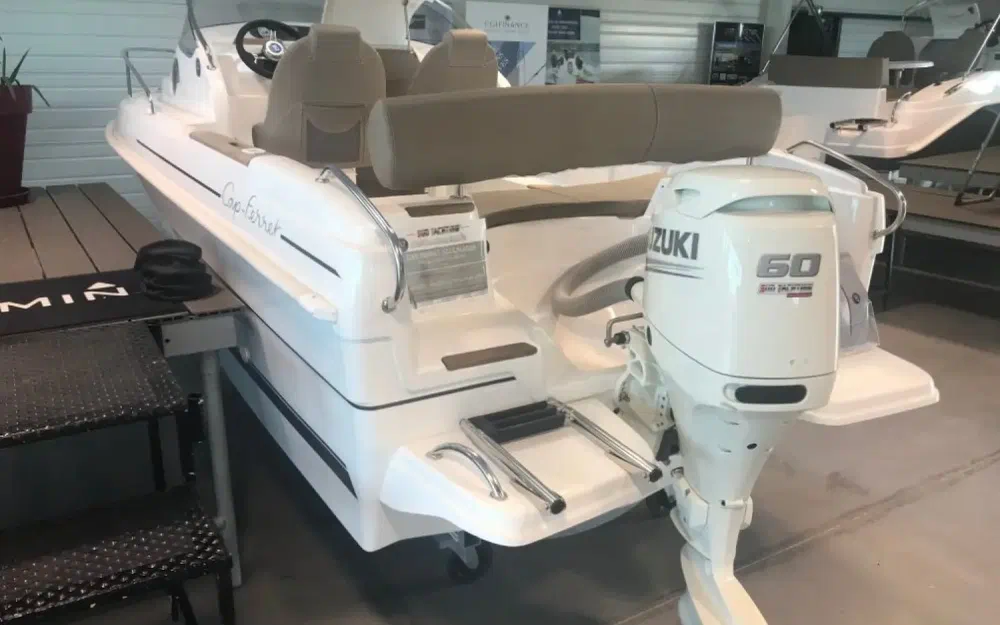 slider 2 B2 Marine Cap Ferret 522