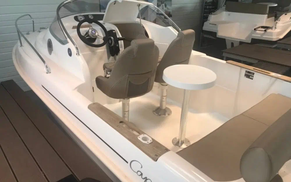 slider 3 B2 Marine Cap Ferret 522