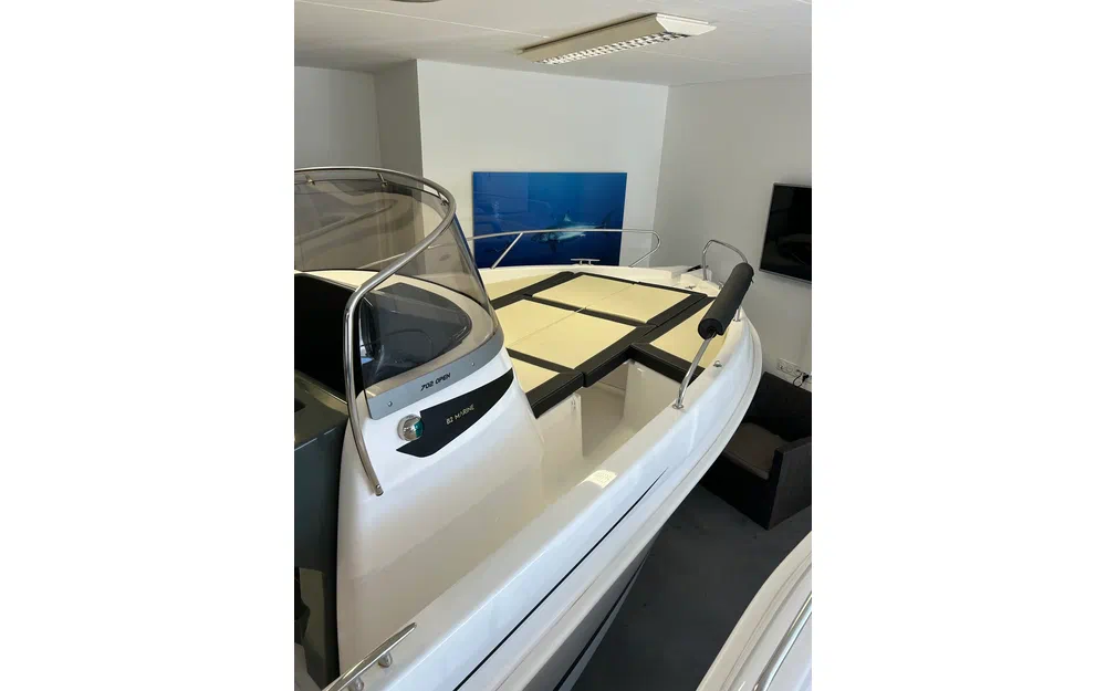 slider 2 B2 Marine Cap Ferret 702