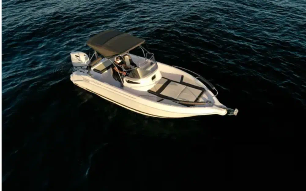 slider 1 B2 Marine Cap Ferret 702 Open