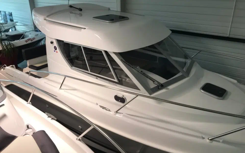 slider 1 B2 Marine Cap Ferret 722