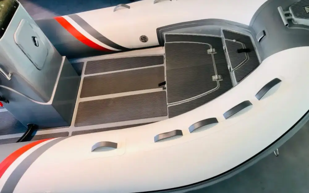 slider 7 3D Tender Stealth RIB 500