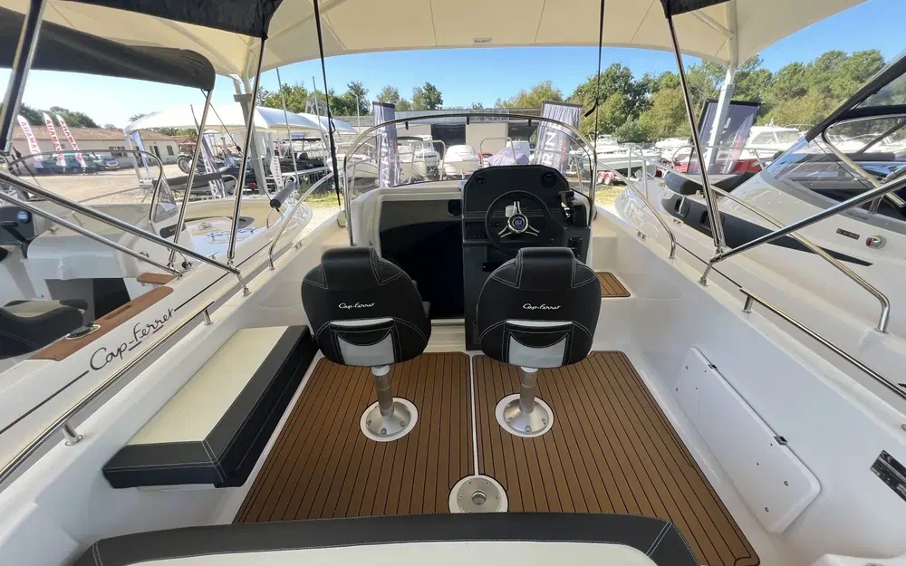 slider 10 B2 Marine Cap Ferret 702