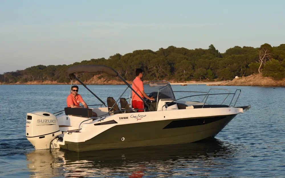 slider 12 B2 Marine Cap Ferret 702