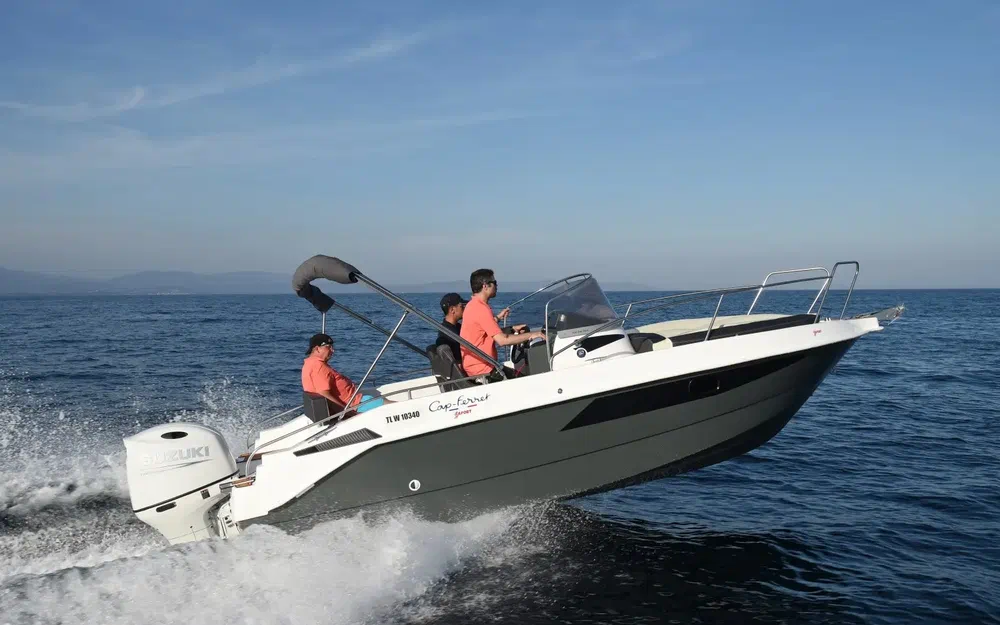 slider 15 B2 Marine Cap Ferret 702