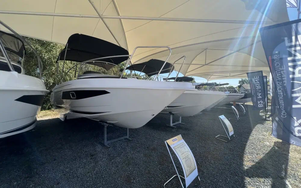 slider 3 B2 Marine Cap Ferret 702