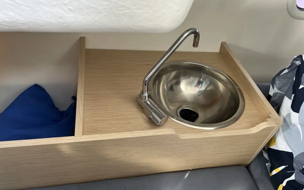 slider 6 B2 Marine Cap Ferret 702