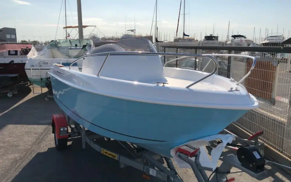 slider 0 B2 Marine Cap Ferret 502