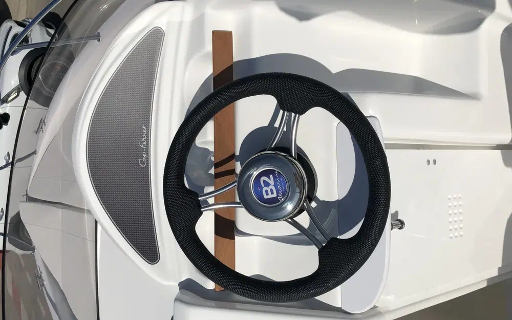 slider 4 B2 Marine Cap Ferret 502