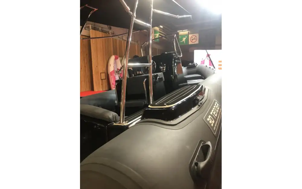 slider 1 3D Tender Lux 655 Limited Black Edition