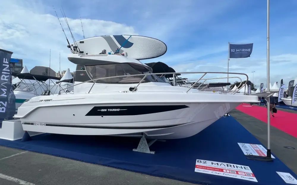 B2 MarineCap Ferret 228 Touring