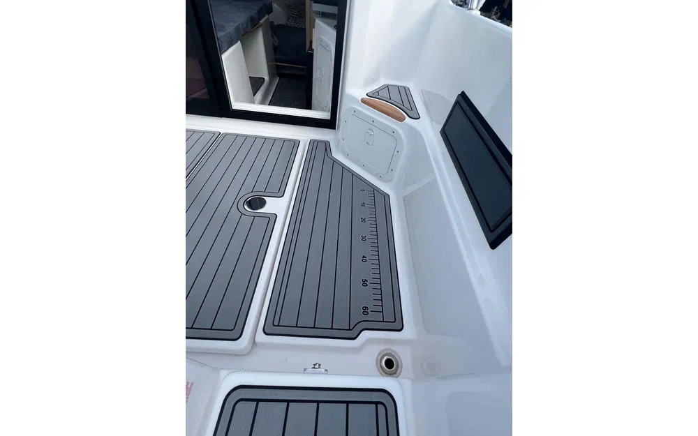 slider 4 B2 Marine Cap Ferret 228