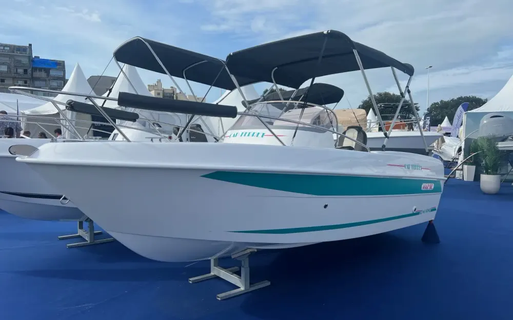 B2 MarineCap Ferret 552 Sun Deck