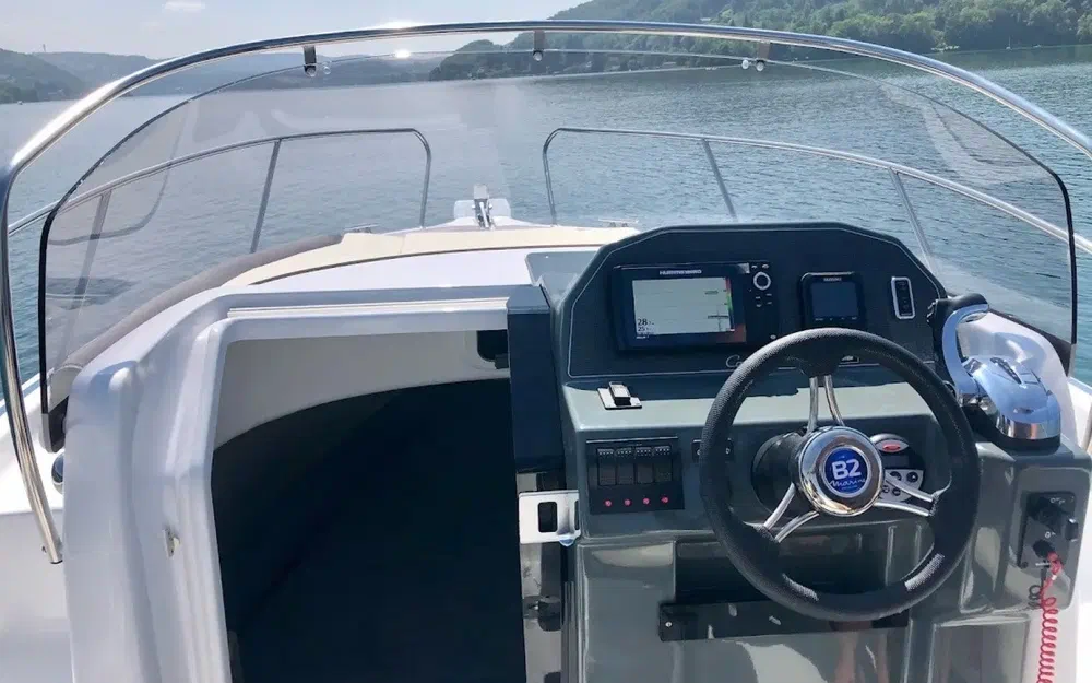 slider 2 B2 Marine Cap Ferret 702