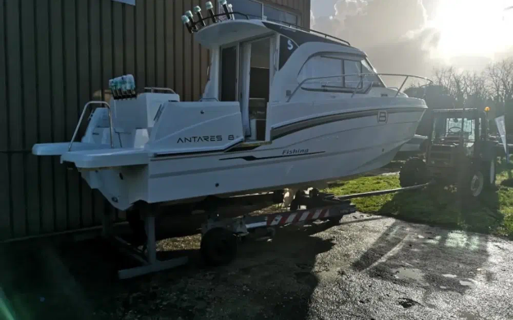 BeneteauAntares 8 Fishing