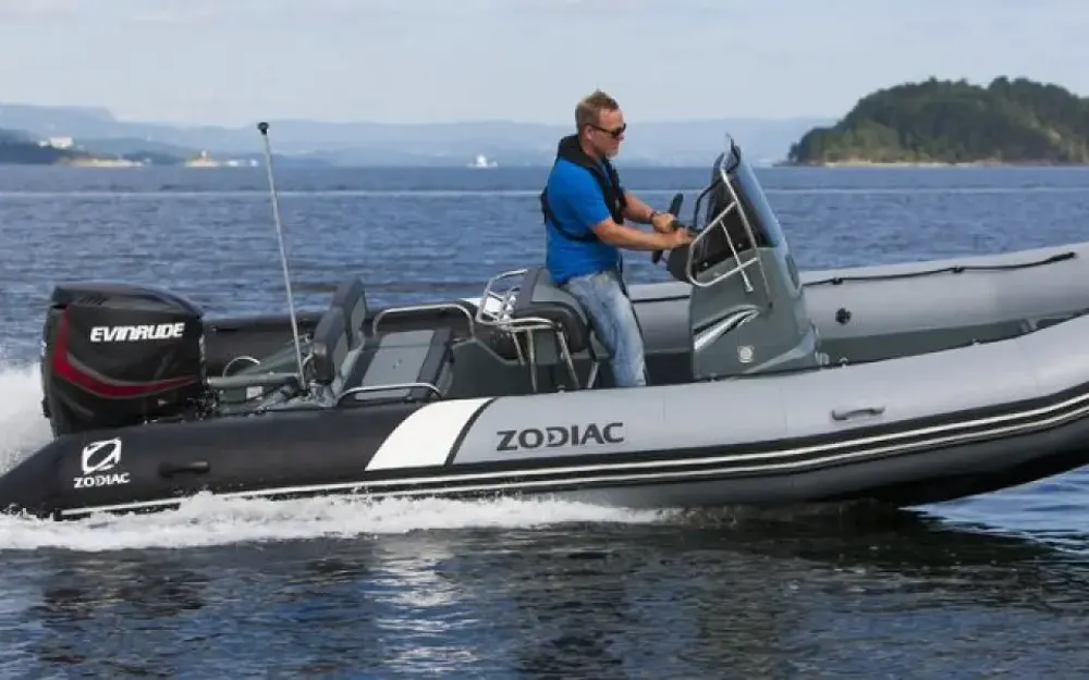 slider 2 Zodiac Pro Open 650 - null
