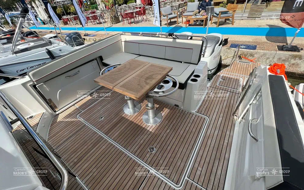 slider 11 Jeanneau Cap Camarat 10.5 WACap Camarat 10.5 Wa Serie 2