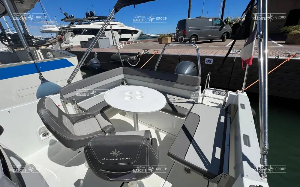 slider 1 Jeanneau Cap Camarat 6.5 CC