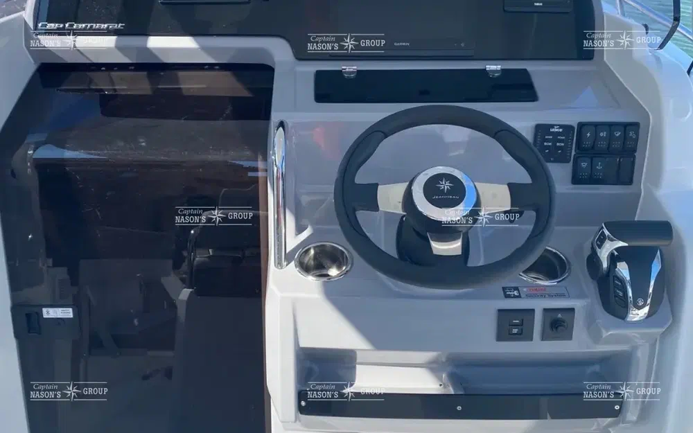 slider 6 Jeanneau Cap Camarat 7.5 CC