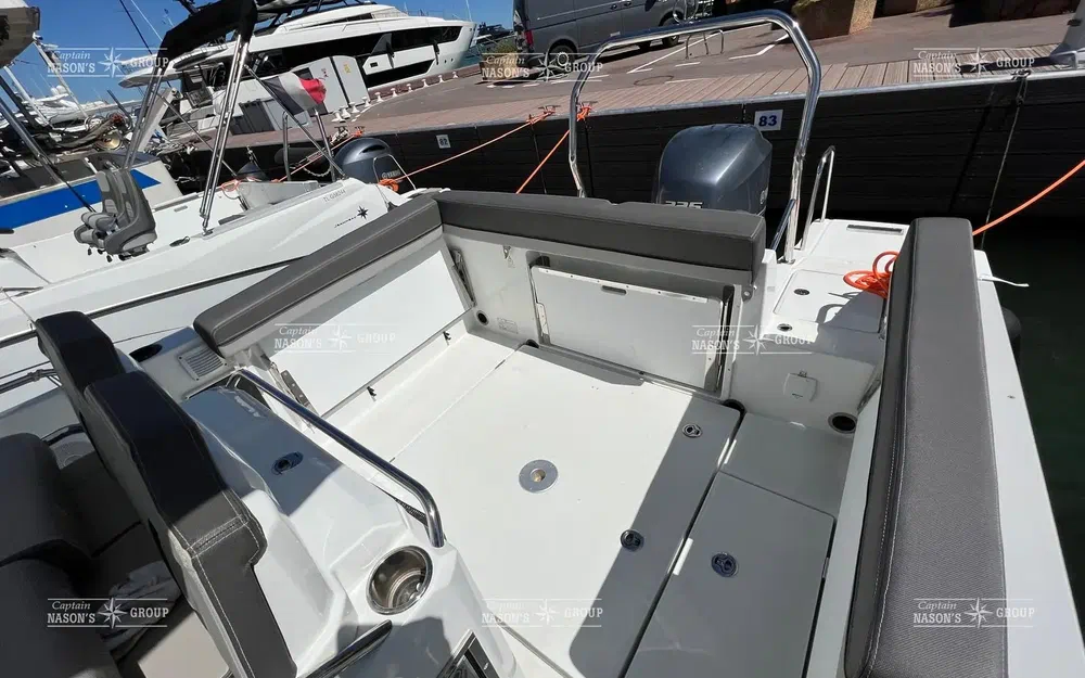 slider 7 Jeanneau Cap Camarat 7.5 CC