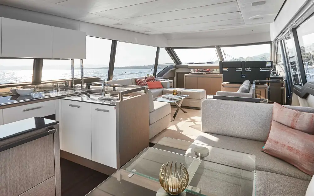 slider 10 Jeanneau Prestige 690 Fly